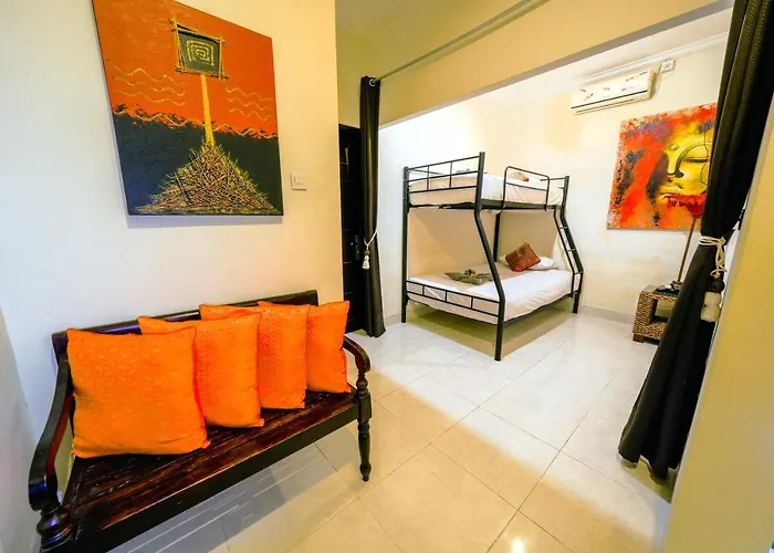 LEGIAN 6 Bedroom Villa - Location Plus - DEWI
