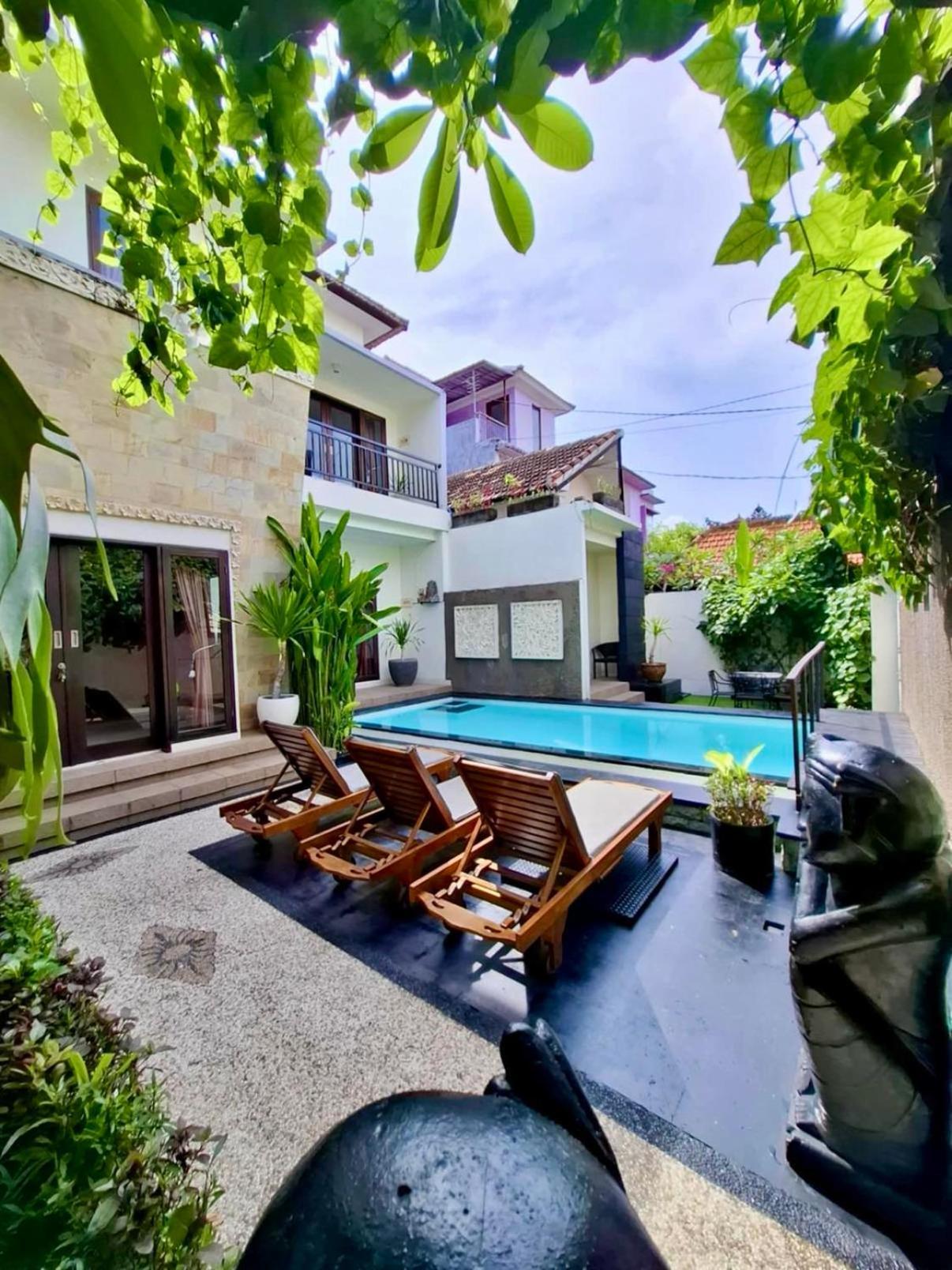 Villa 6 Bedroom - Location - Dewi
